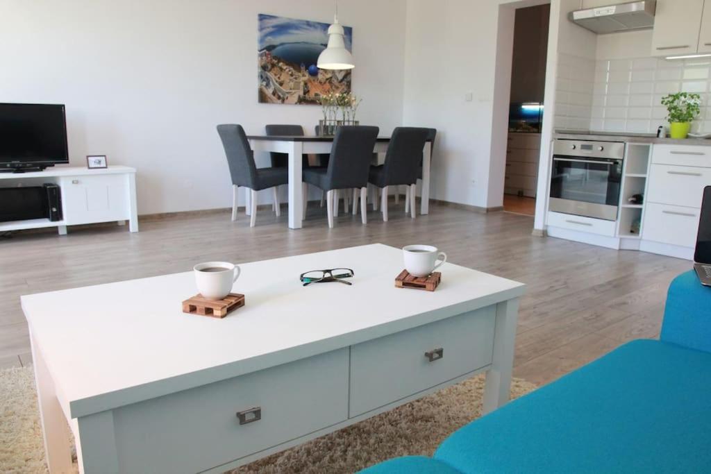 Przestronny Apartament Centrum Miedzy 2 Jeziorami Apartment Олщин Екстериор снимка